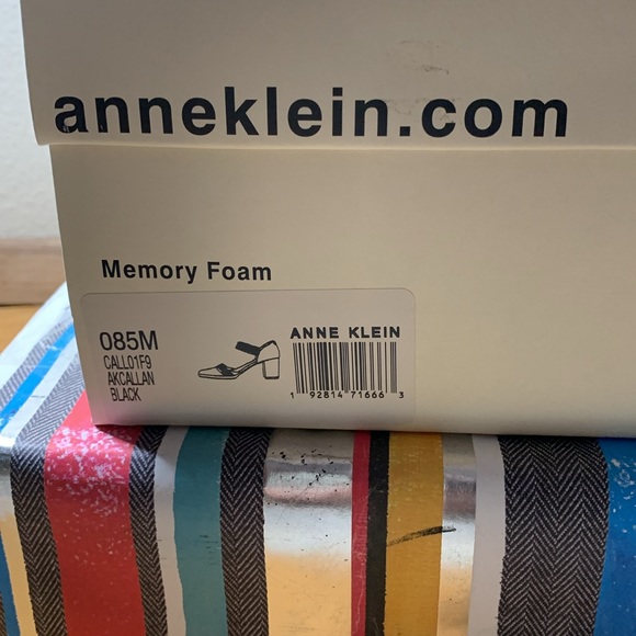 Anne Klein shoes, black, size 81/2, very good condition. They are not leather. - Picture 2 of 9